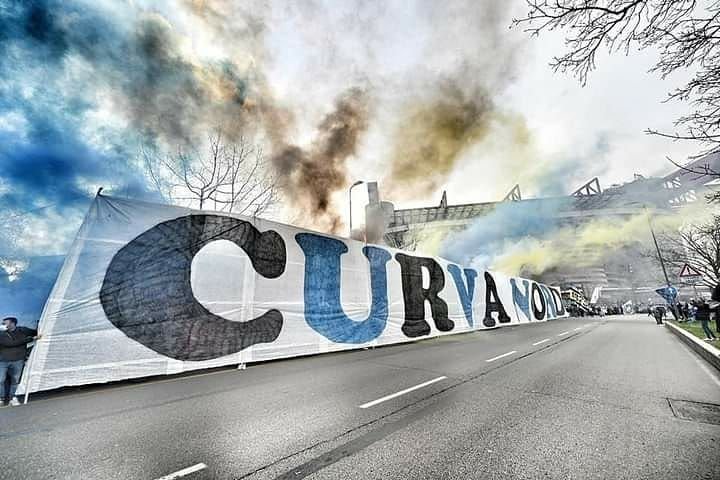 Derby-ul dintre Inter si Milan a batut pandemia! Imagini SENZATIONALE cu fanii celor doua rivale in fata stadionului_4