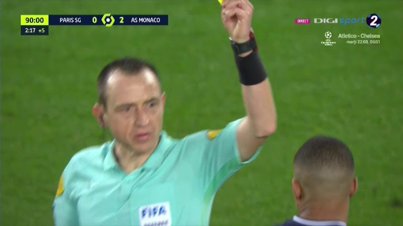 Gestul care a SOCAT milioane de fani! Mbappe a vrut sa-si loveasca RAU un adversar! Totul s-a petrecut sub ochii arbitrului! E greu de crezut ce decizie a luat_3