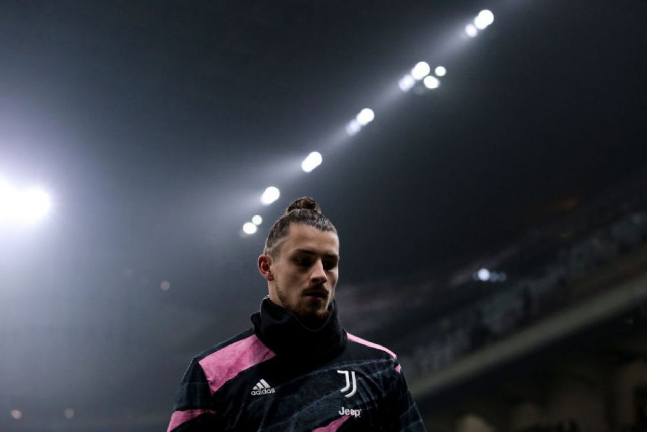 Dupa Tottenham si Newcastle, un alt club din Premier League ar fi interesat de Radu Dragusin!_2