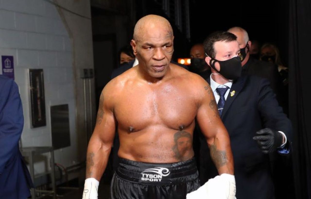 Faza săptămânii la Miami: un bodyguard „l-a arestat” pe Mike Tyson, în timpul meciului Azarenka - Putintseva_19