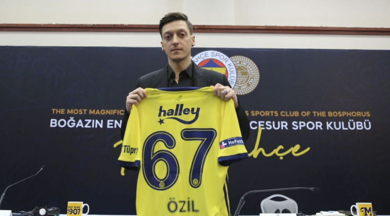 Mesut Ozil e in mijlocul unui scandal! Ce a facut fotbalistul si de ce e acuzat de tradare de catre nemti_1
