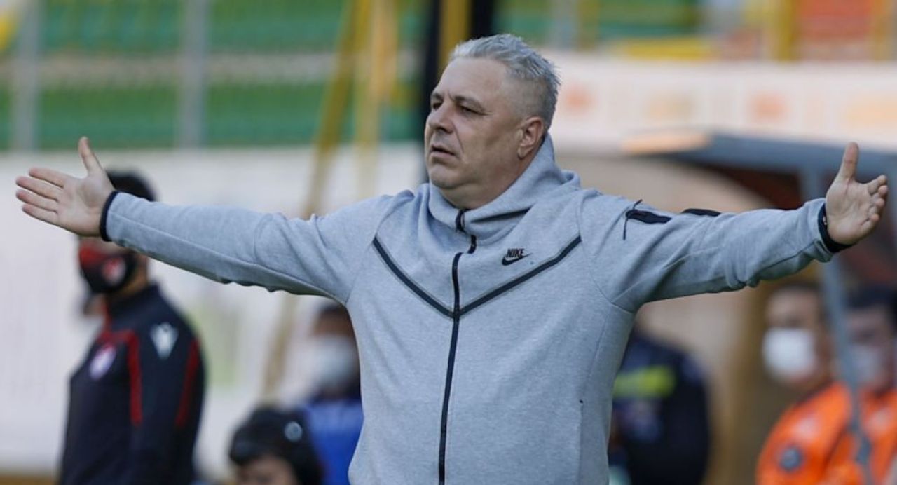 Un fotbalist de-al lui Sumudica s-a facut de ras dupa egalul cu penultima clasata! A incercat sa se bucure ca Drogba, dar s-a accidentat_3