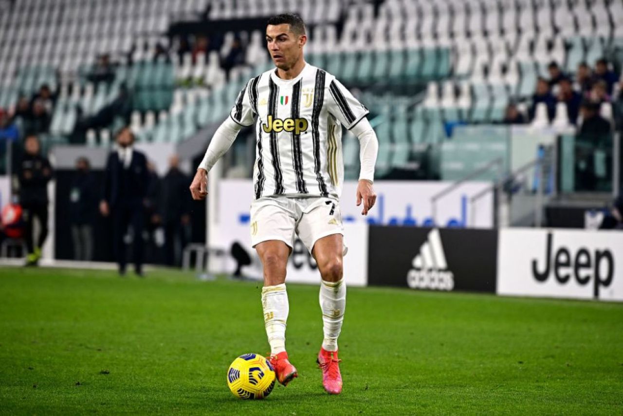 Ronaldo o demoleaza pe ultima clasata din Serie A si este golgheterul Italiei! Starul lui Juventus este la un pas de un nou record MAGNIFIC_3