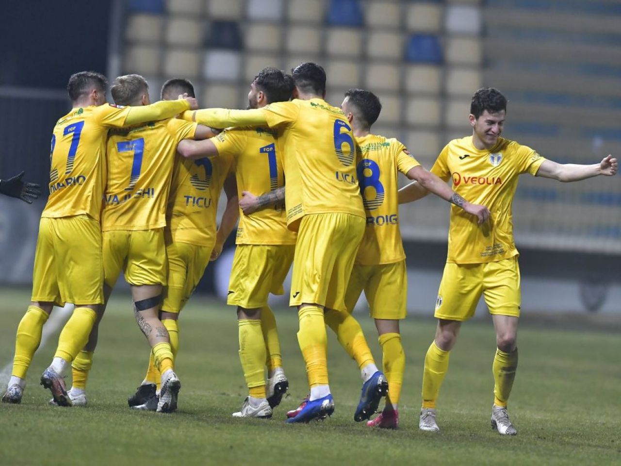 Caz socant in Romania! Un fotbalist din Liga 2 a fost BATUT in plina strada de un grup de oameni! Care este starea jucatorului _3