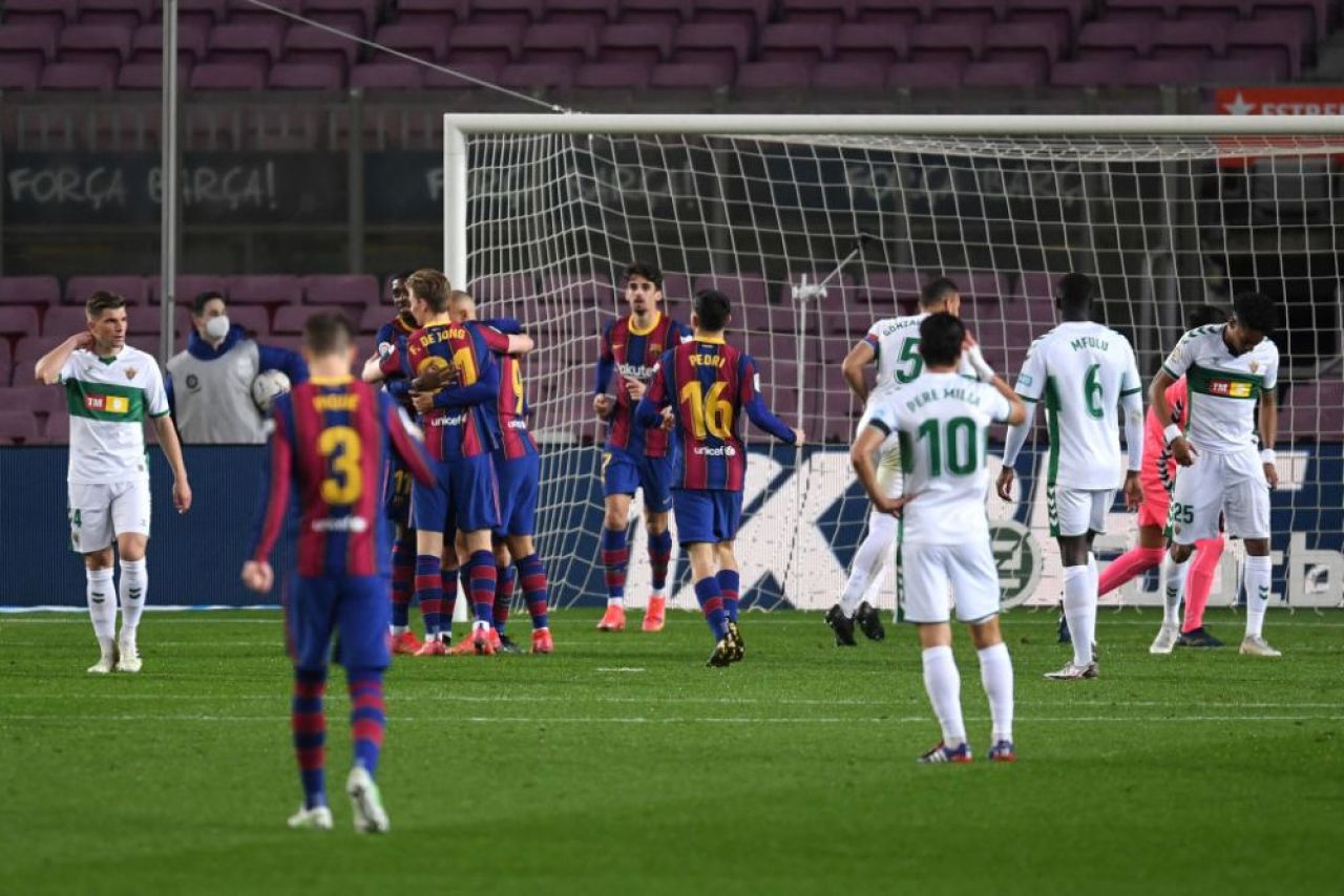 Barcelona o ZDROBESTE pe Elche si se apropie de liderul Atletico! 'Zeul' Messi a luat meciul pe cont propriu si a reusit o dubla_2