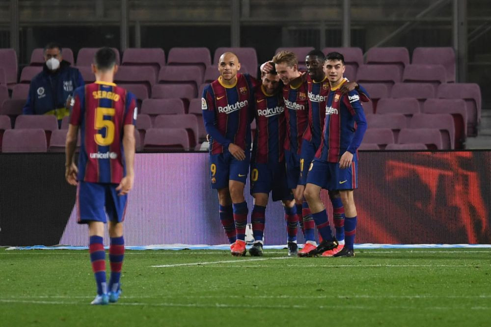 Barcelona o ZDROBESTE pe Elche si se apropie de liderul Atletico! 'Zeul' Messi a luat meciul pe cont propriu si a reusit o dubla_3