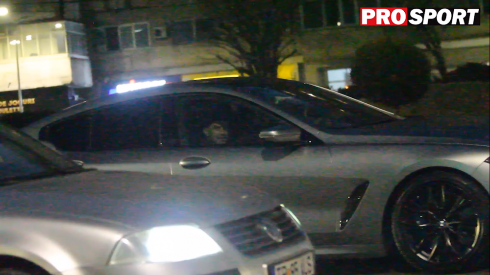 Primele imagini cu Florinel Coman in masina dupa ce a fost prins fara permis valabil in Romania! Cine este soferul 'perlei' lui Becali_6