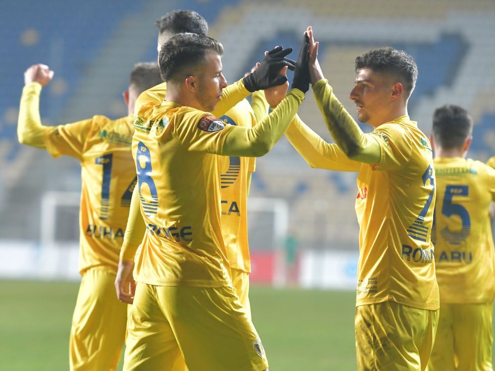 Petrolul anunta masuri DRASTICE pentru jucatorul batut in Ploiesti! Ce va face clubul dupa ce s-a aflat ca fotbalistul era la casa de pariuri_5