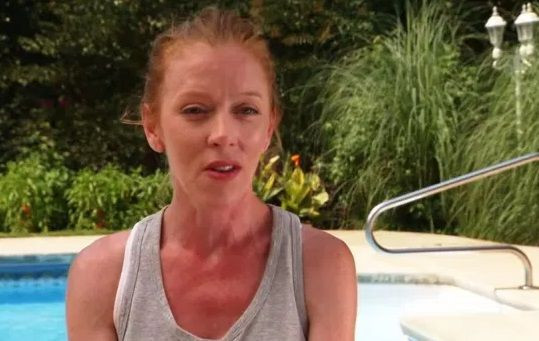 Are vila cu piscina, dar se uita la fiecare banut! E incredibil unde spala hainele copiilor