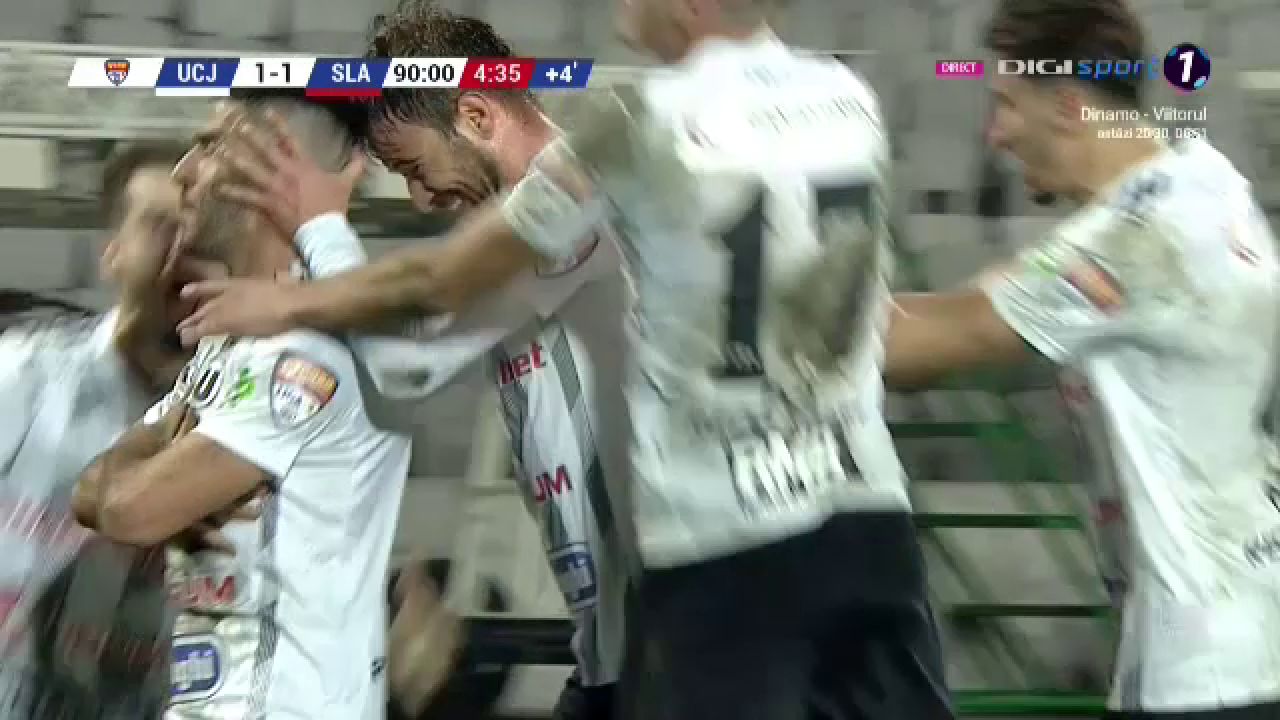 NEBUNIE in finalul meciului! U Cluj a dat gol la ultima faza si e pe loc de playoff! Enache a inceput sa planga! EXPLOZIE de bucurie: toata lumea de pe banca a intrat in teren_3