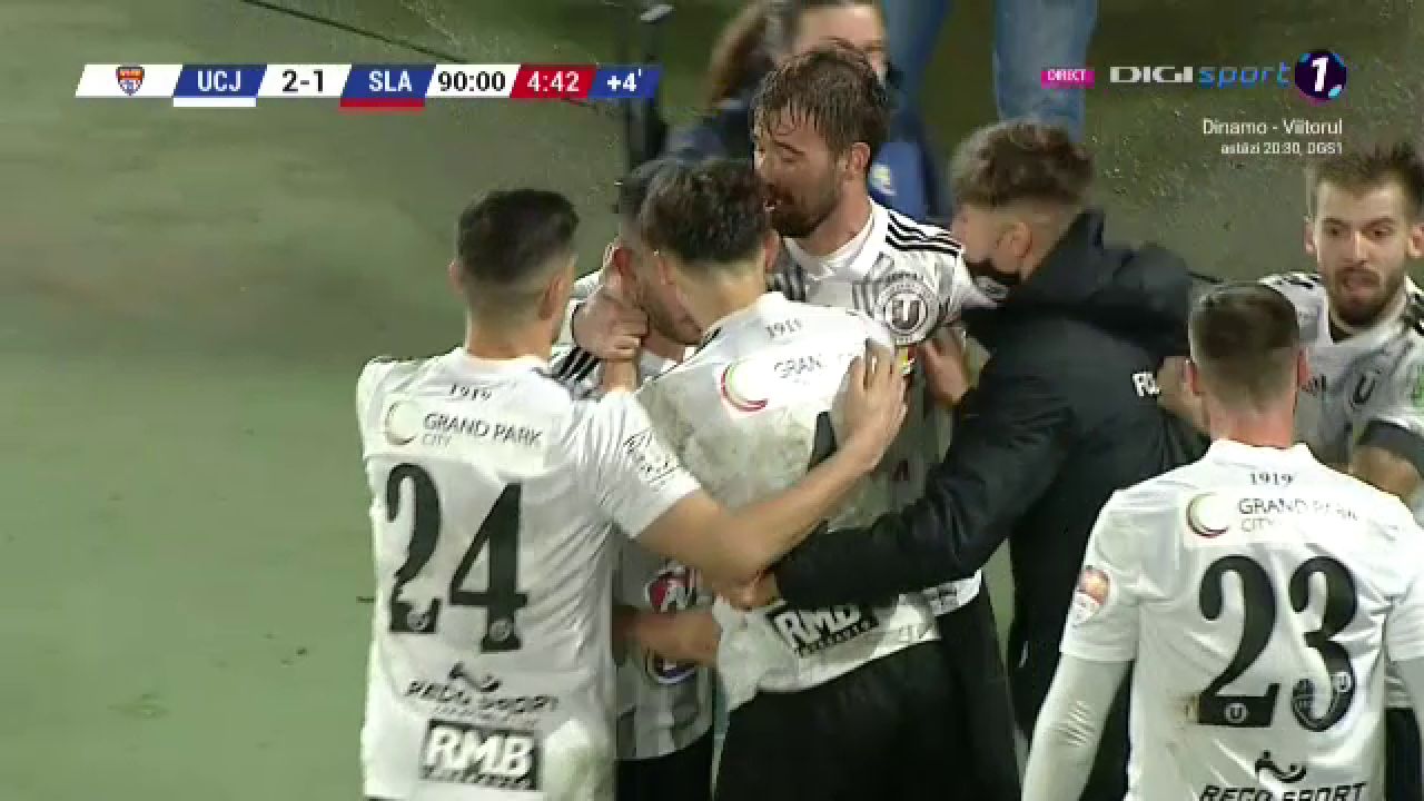 NEBUNIE in finalul meciului! U Cluj a dat gol la ultima faza si e pe loc de playoff! Enache a inceput sa planga! EXPLOZIE de bucurie: toata lumea de pe banca a intrat in teren_9