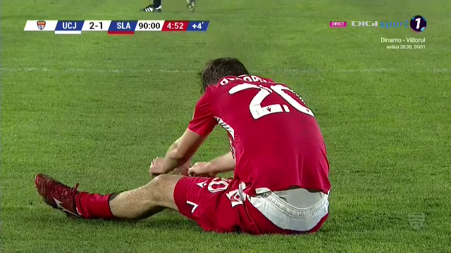 NEBUNIE in finalul meciului! U Cluj a dat gol la ultima faza si e pe loc de playoff! Enache a inceput sa planga! EXPLOZIE de bucurie: toata lumea de pe banca a intrat in teren_12