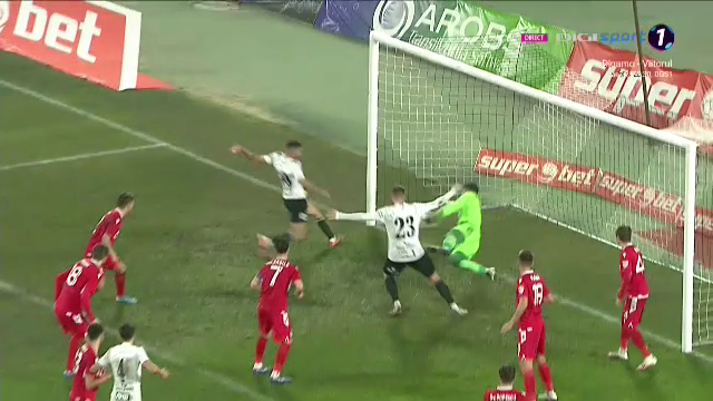 NEBUNIE in finalul meciului! U Cluj a dat gol la ultima faza si e pe loc de playoff! Enache a inceput sa planga! EXPLOZIE de bucurie: toata lumea de pe banca a intrat in teren_19