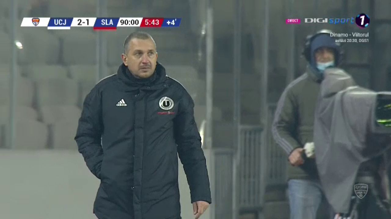 NEBUNIE in finalul meciului! U Cluj a dat gol la ultima faza si e pe loc de playoff! Enache a inceput sa planga! EXPLOZIE de bucurie: toata lumea de pe banca a intrat in teren_21