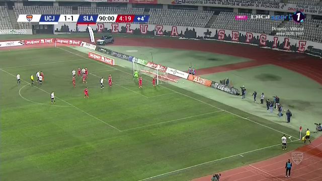 NEBUNIE in finalul meciului! U Cluj a dat gol la ultima faza si e pe loc de playoff! Enache a inceput sa planga! EXPLOZIE de bucurie: toata lumea de pe banca a intrat in teren_23