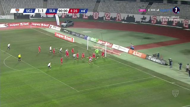 NEBUNIE in finalul meciului! U Cluj a dat gol la ultima faza si e pe loc de playoff! Enache a inceput sa planga! EXPLOZIE de bucurie: toata lumea de pe banca a intrat in teren_24