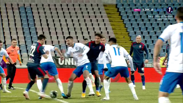 Dulca i-a SUTAT in picior lui Ivan, dar Istvan Kovacs n-a dat NIMIC! Penalty INCREDIBIL refuzat Craiovei cu Chindia_3