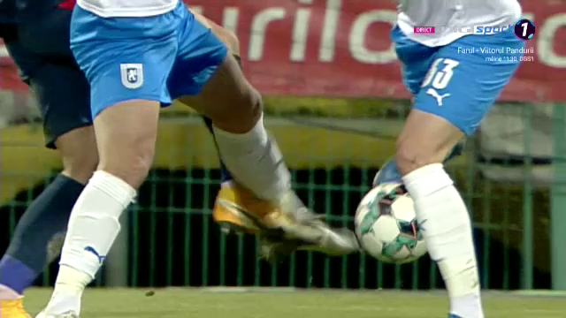 Dulca i-a SUTAT in picior lui Ivan, dar Istvan Kovacs n-a dat NIMIC! Penalty INCREDIBIL refuzat Craiovei cu Chindia_6