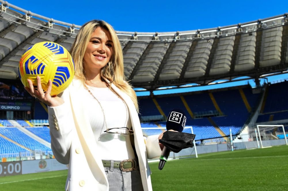 I s-a oprit respiratia cand a vazut-o de la spate! Diletta Leotta a facut o VICTIMA si la Juventus! Cum a fost surprins jucatorul lui Pirlo_6