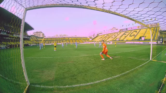 Gol GALACTIC marcat de Cristi Ganea in Grecia! E faza care va face inconjurul lumii! Sut magnific in vinclul portii adverse_14