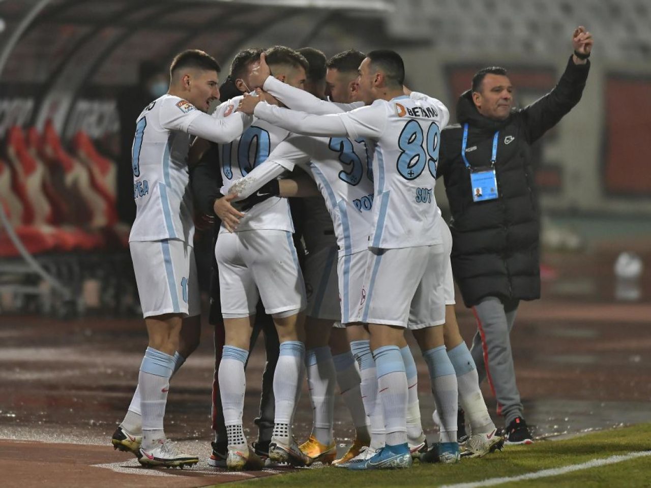 Dinamo si FCSB, la un pas de un record INCREDIBIL! Cum pot ros-albastrii sa-si UMILEASCA rivalii in urmatoarea etapa din Liga 1 _3