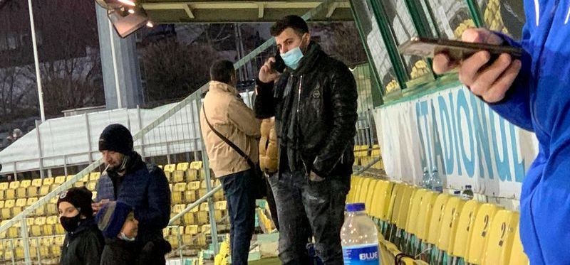 Fiul lui Adrian Mititelu a explicat ce s-a intamplat la pauza meciului cu Chiajna cand a fost surprins in zona vestiarelor: Vorbesc mereu cu baietii!