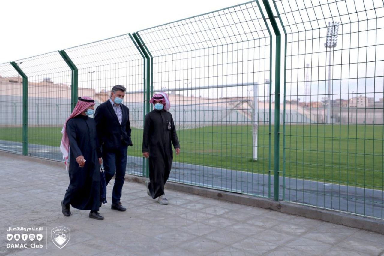 Lupescu, in vizita la echipa 'magicianului' Budescu! Imagini cu directorul tehnic al Federatiei Arabe alaturi de seicii de la Damac_1