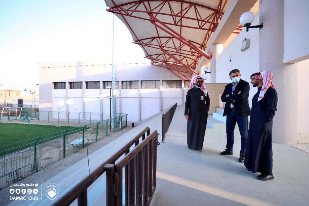Lupescu, in vizita la echipa 'magicianului' Budescu! Imagini cu directorul tehnic al Federatiei Arabe alaturi de seicii de la Damac_3