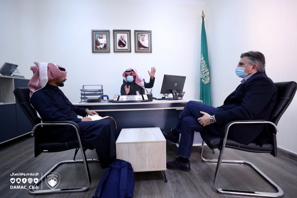Lupescu, in vizita la echipa 'magicianului' Budescu! Imagini cu directorul tehnic al Federatiei Arabe alaturi de seicii de la Damac_4
