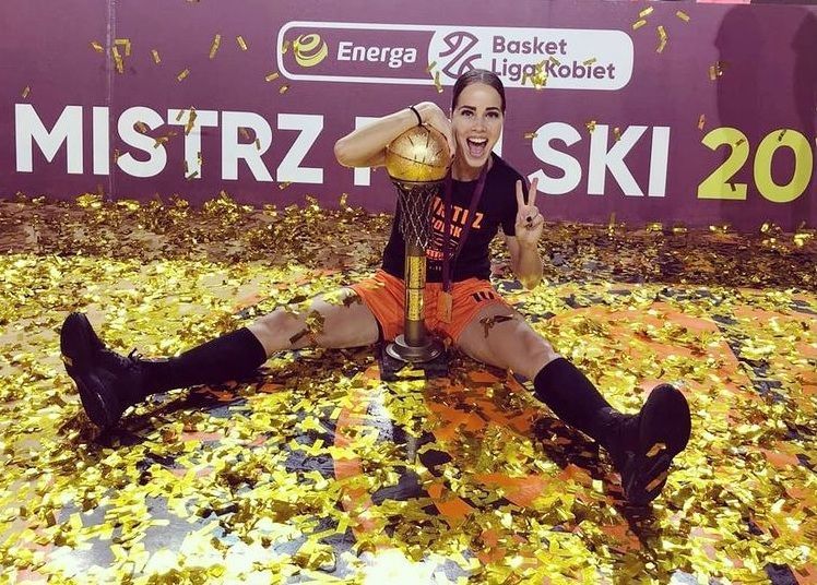 GALERIE FOTO | Plange panoul de ciuda! Cea mai sexy baschetbalista din lume s-a retras! Cu ce se ocupa acum _8