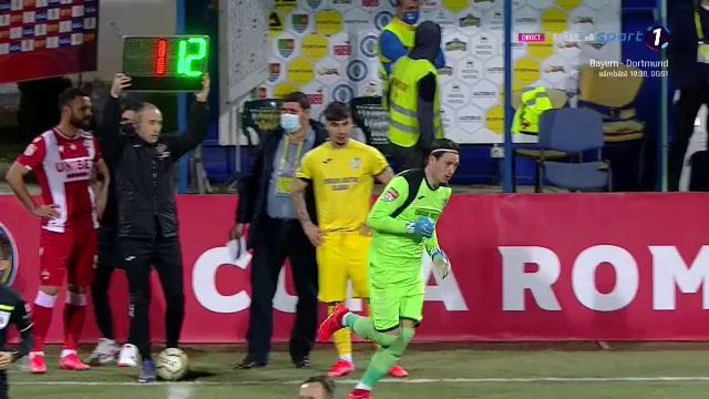 Pustai s-a INFURIAT dupa golurile marcate de Dinamo si a schimbat portarul la pauza!_4