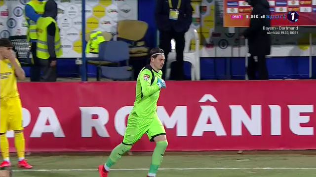 Pustai s-a INFURIAT dupa golurile marcate de Dinamo si a schimbat portarul la pauza!_5