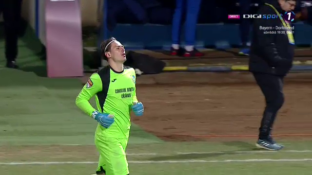 Pustai s-a INFURIAT dupa golurile marcate de Dinamo si a schimbat portarul la pauza!_8