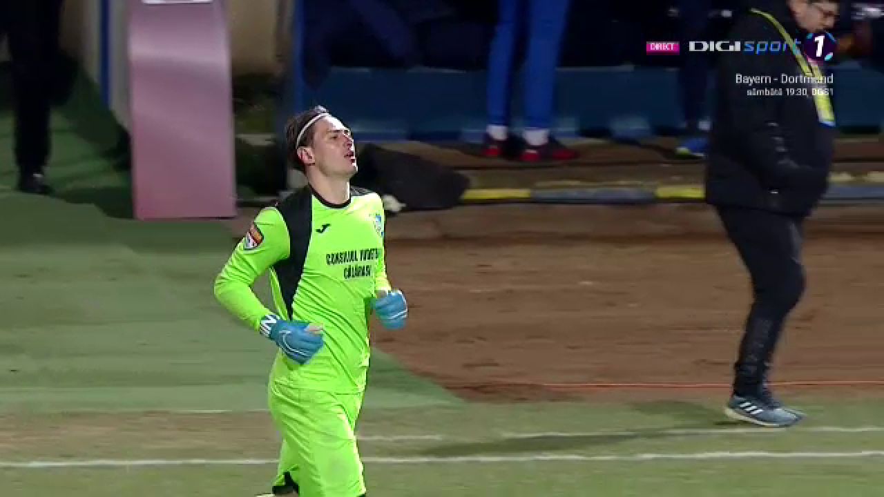 Pustai s-a INFURIAT dupa golurile marcate de Dinamo si a schimbat portarul la pauza!_8