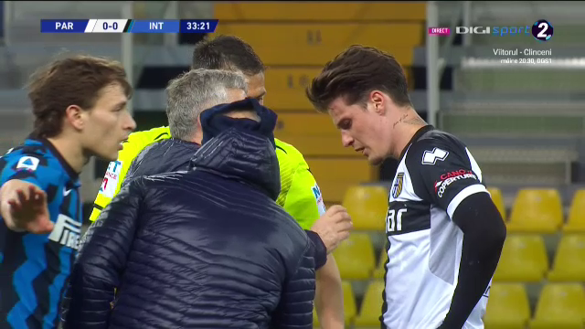 Panica la Parma! Man l-a SPERIAT pe D'Aversa dupa o intrare dura! A fost schimbat la pauza de antrenorul italian_19