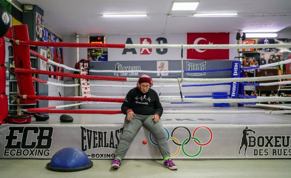 Are 75 de ani, dar merge de trei ori pe saptamana la sala de box! Povestea bunicutei din Turcia care a uimit lumea_3