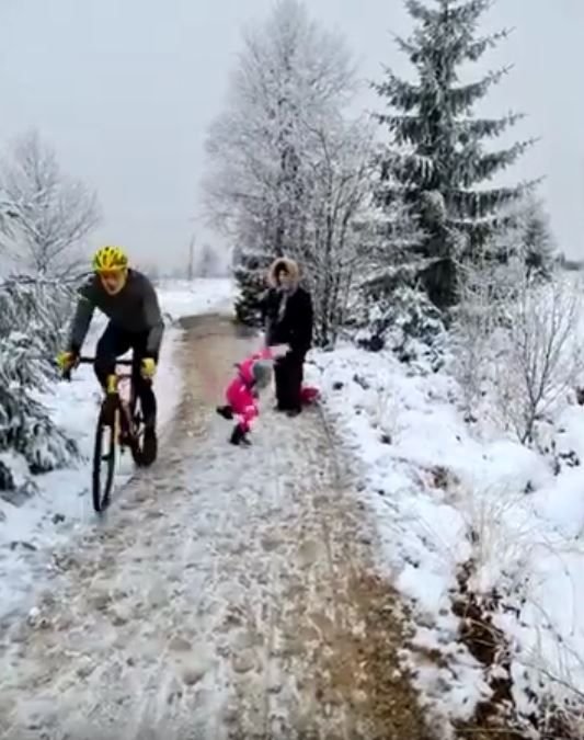 Amenda halucinanta pentru biciclistul care a infuriat planeta! Cat trebuie sa plateasca dupa ce a dat jos un copil pentru a-si face loc_11
