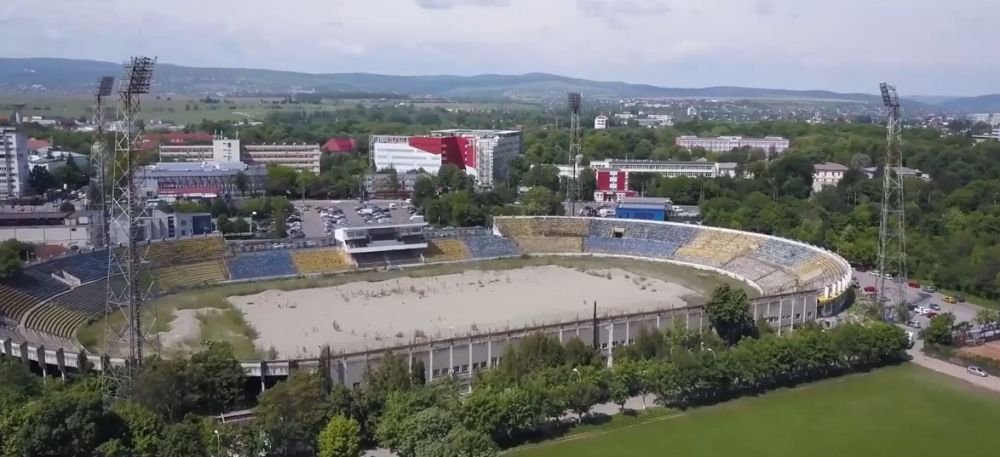 FRF se baga si la stadioane! Burleanu a discutat cu primarul pentru salvarea unei arene lasate in PARAGINA! Anunt de ultima ora_16