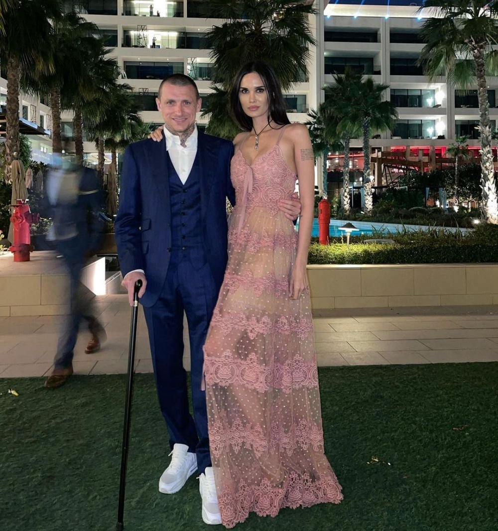 Si-a acuzat sotul fotbalist ca a inselat-o, iar acum a ajuns la spital: 