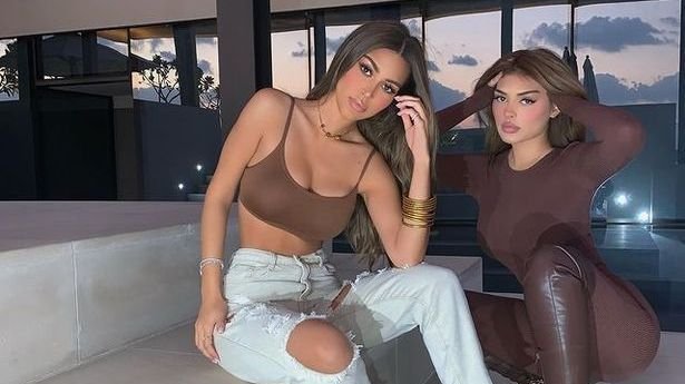Noile membre din clanul Kardashian - Jenner?! Surorile care arata aproape IDENTIC cu cele mai populare influencere! Fanii au crezut ca nu vad bine_6