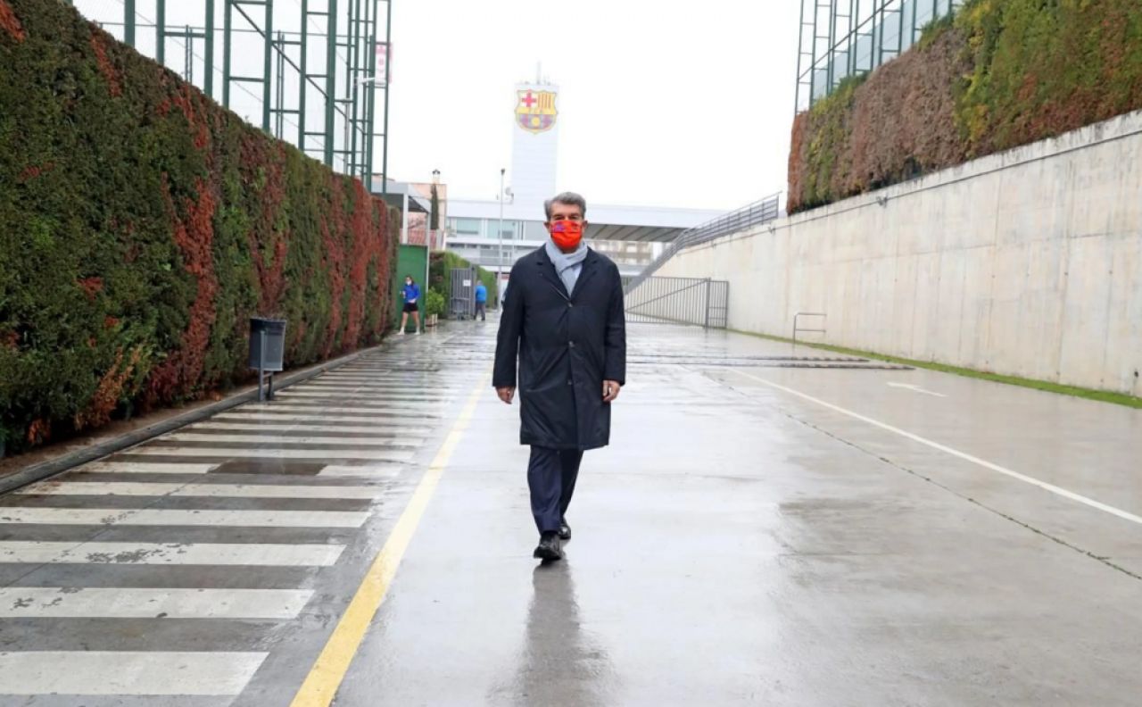 Laporta s-a dus in VESTIAR la Barcelona dupa ce a fost ales presedinte! Mesajul RAZBOINIC pentru returul cu PSG: