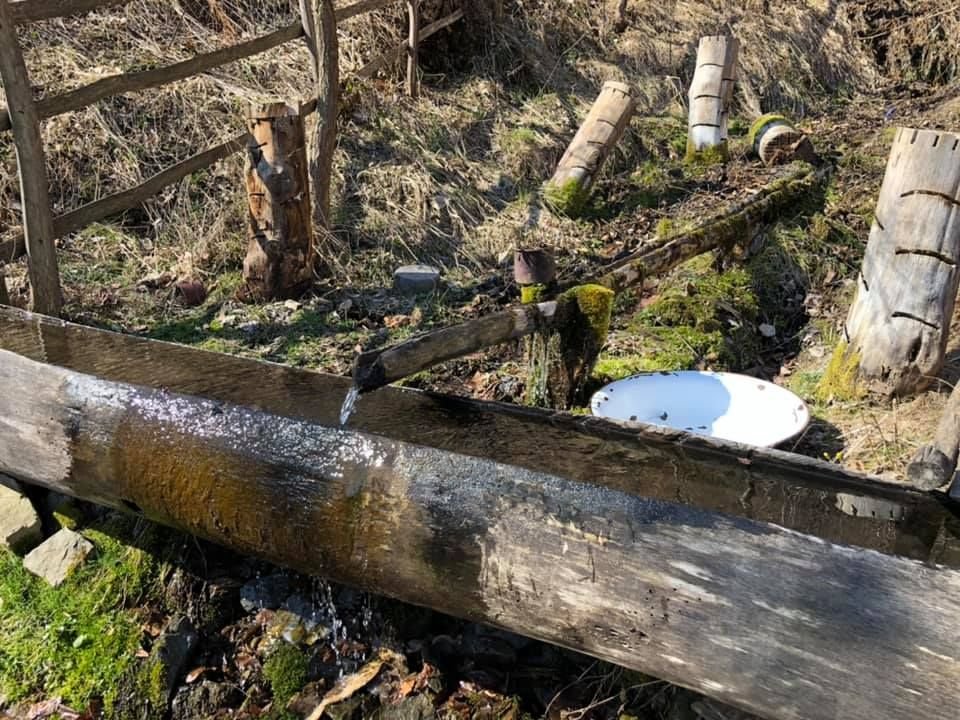 Idee fantastica a ultrasilor Stelei! Au umplut masinile si s-au dus in catunele izolate ale Romaniei! Peste 4 tone de alimente au ajuns la oameni_5