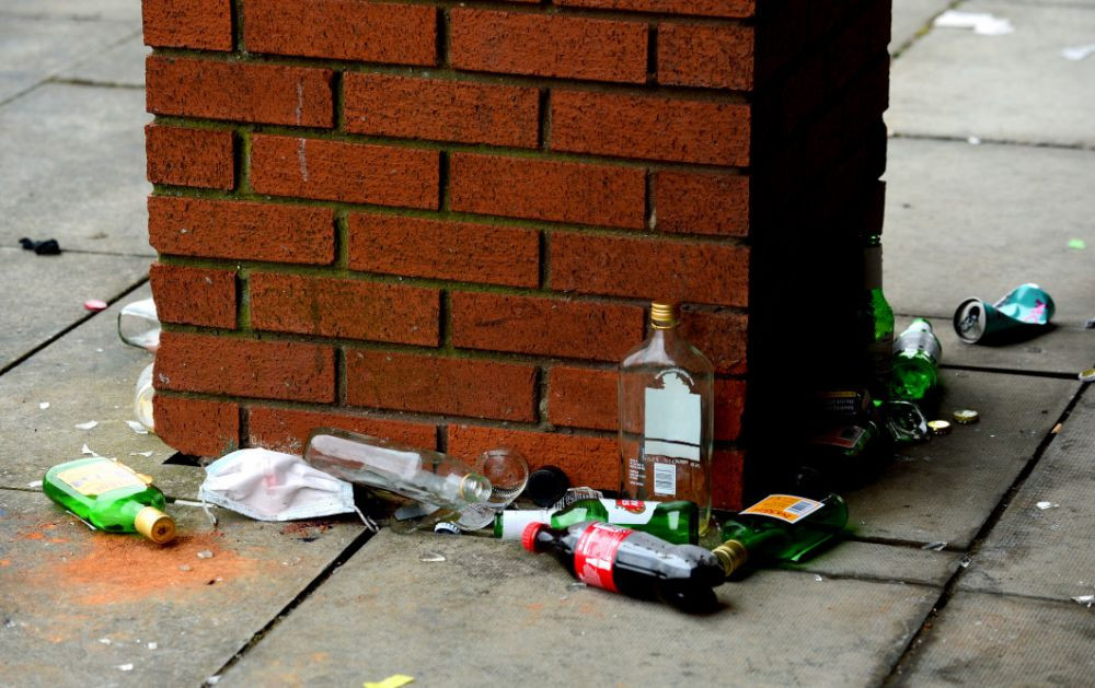 Fanii lui Ianis Hagi au lasat un DEZASTRU in urma lor! Cum arata strazile din Glasgow dupa ce suporterii lui Rangers au sarbatorit titlul&nbsp;