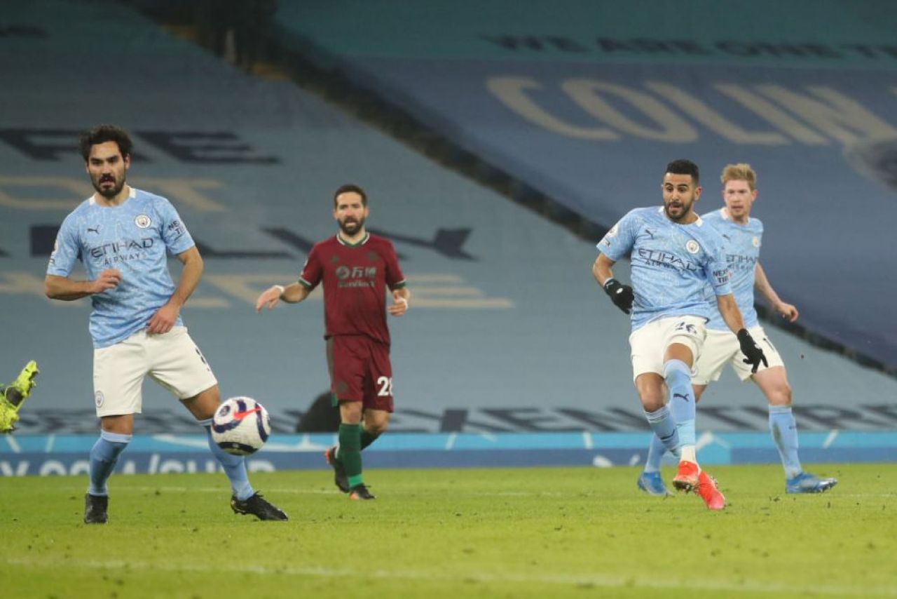 Zidane a pus ochii pe un fotbalist de la Manchester City!
