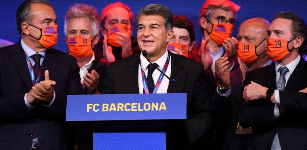 Joan Laporta isi face simtita prezenta la echipa! S-a dus cu Barcelona la Paris si a incurajat jucatorii pentru a reusi o noua 'remontada'_2