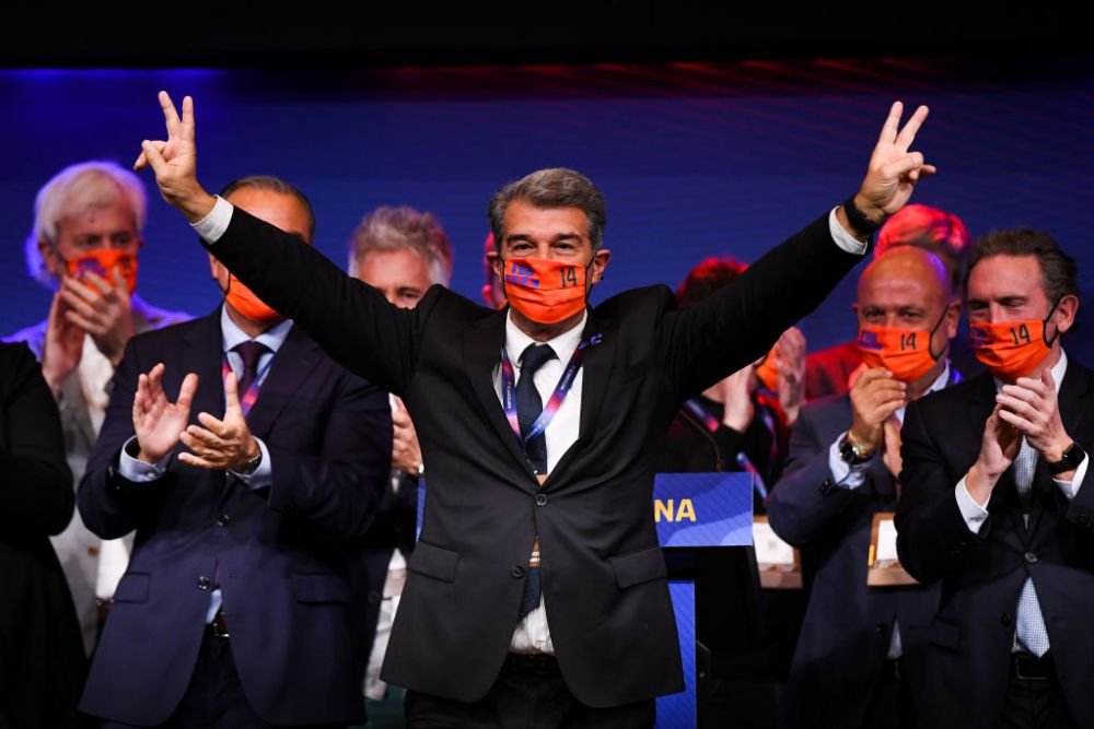 Joan Laporta isi face simtita prezenta la echipa! S-a dus cu Barcelona la Paris si a incurajat jucatorii pentru a reusi o noua 'remontada'_5