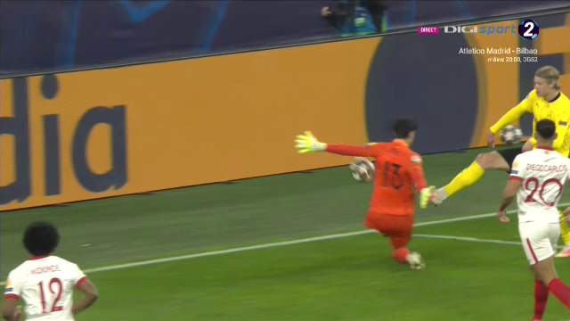 NEBUNIE, NEBUNIE, NEBUNIE! Asa ceva nu s-a mai intamplat niciodata! VAR-ul, show IREAL in Champions League! Gol ANULAT a fost anulat si penalty-ul din urma cu doua minute a fost dat! Ce a urmat e total SF!_39