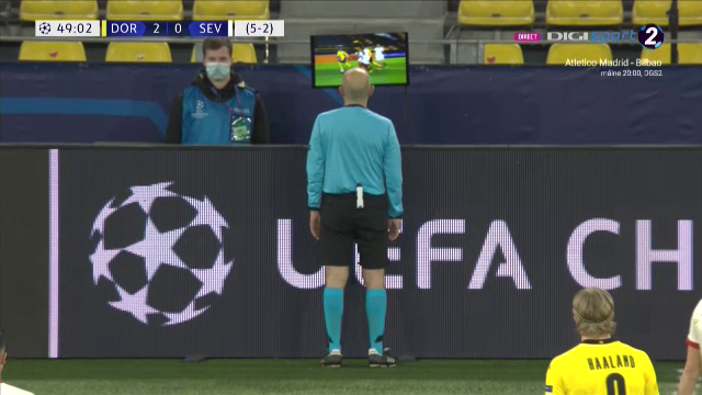 NEBUNIE, NEBUNIE, NEBUNIE! Asa ceva nu s-a mai intamplat niciodata! VAR-ul, show IREAL in Champions League! Gol ANULAT a fost anulat si penalty-ul din urma cu doua minute a fost dat! Ce a urmat e total SF!_40