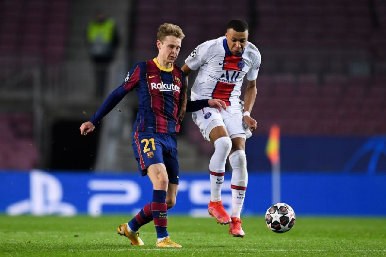 Asa ceva nu s-a mai intalnit in fotbal! Ce au facut fanii lui PSG inainte de returul cu Barcelona! De ce a fost chemata Politia_1