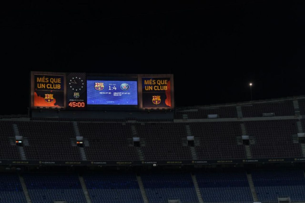 Asa ceva nu s-a mai intalnit in fotbal! Ce au facut fanii lui PSG inainte de returul cu Barcelona! De ce a fost chemata Politia_5